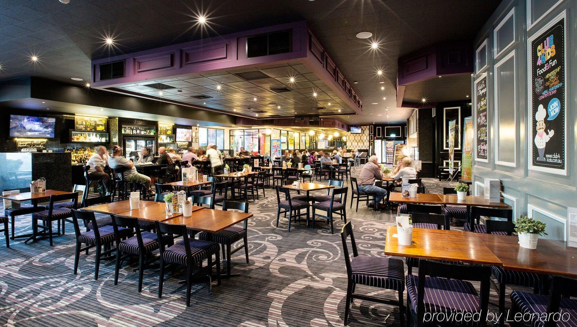 Nightcap At Skyways Hotel Melbourne Dış mekan fotoğraf